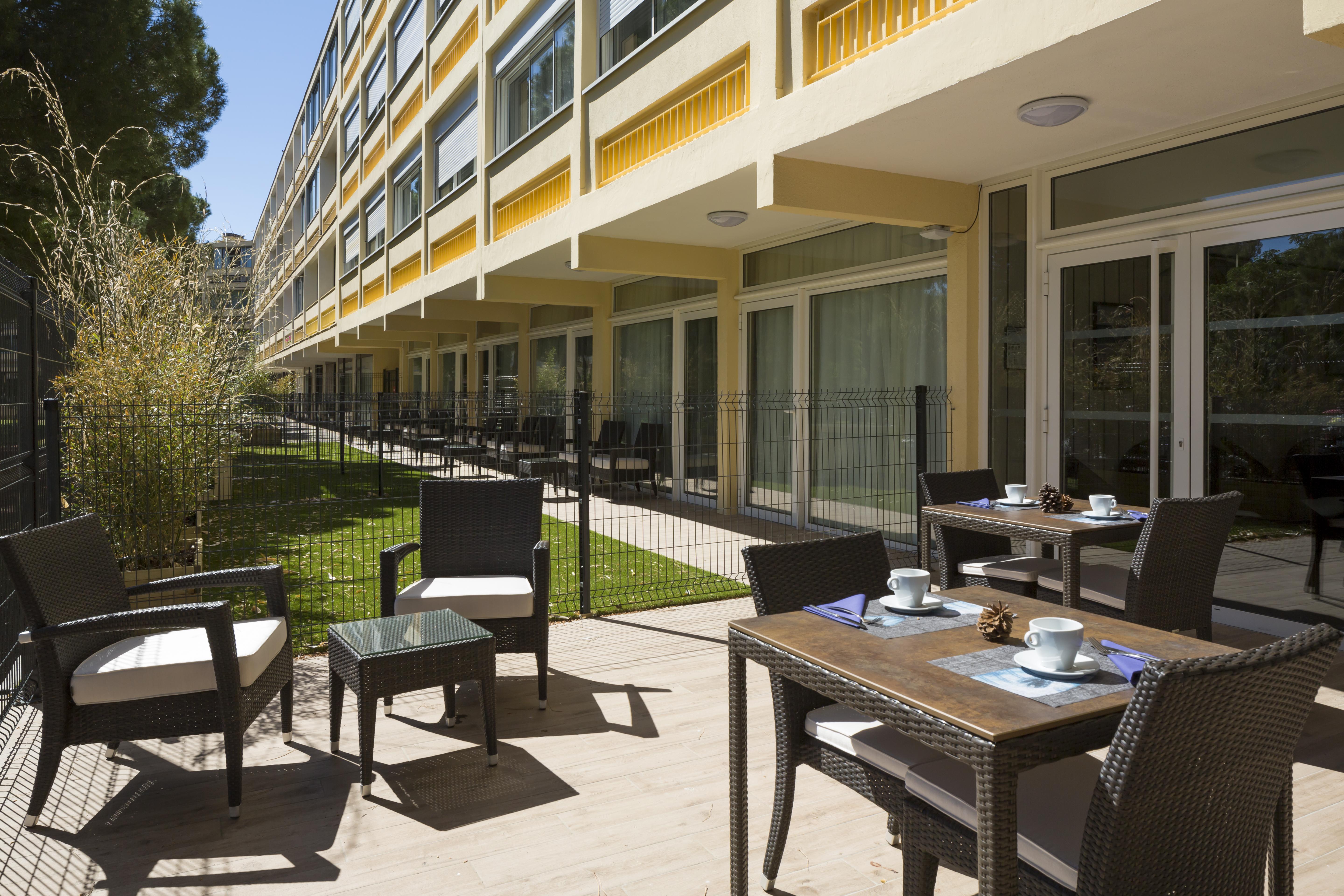 Logis Hotel Les Pins - Operalia Balaruc-les-Bains Εξωτερικό φωτογραφία