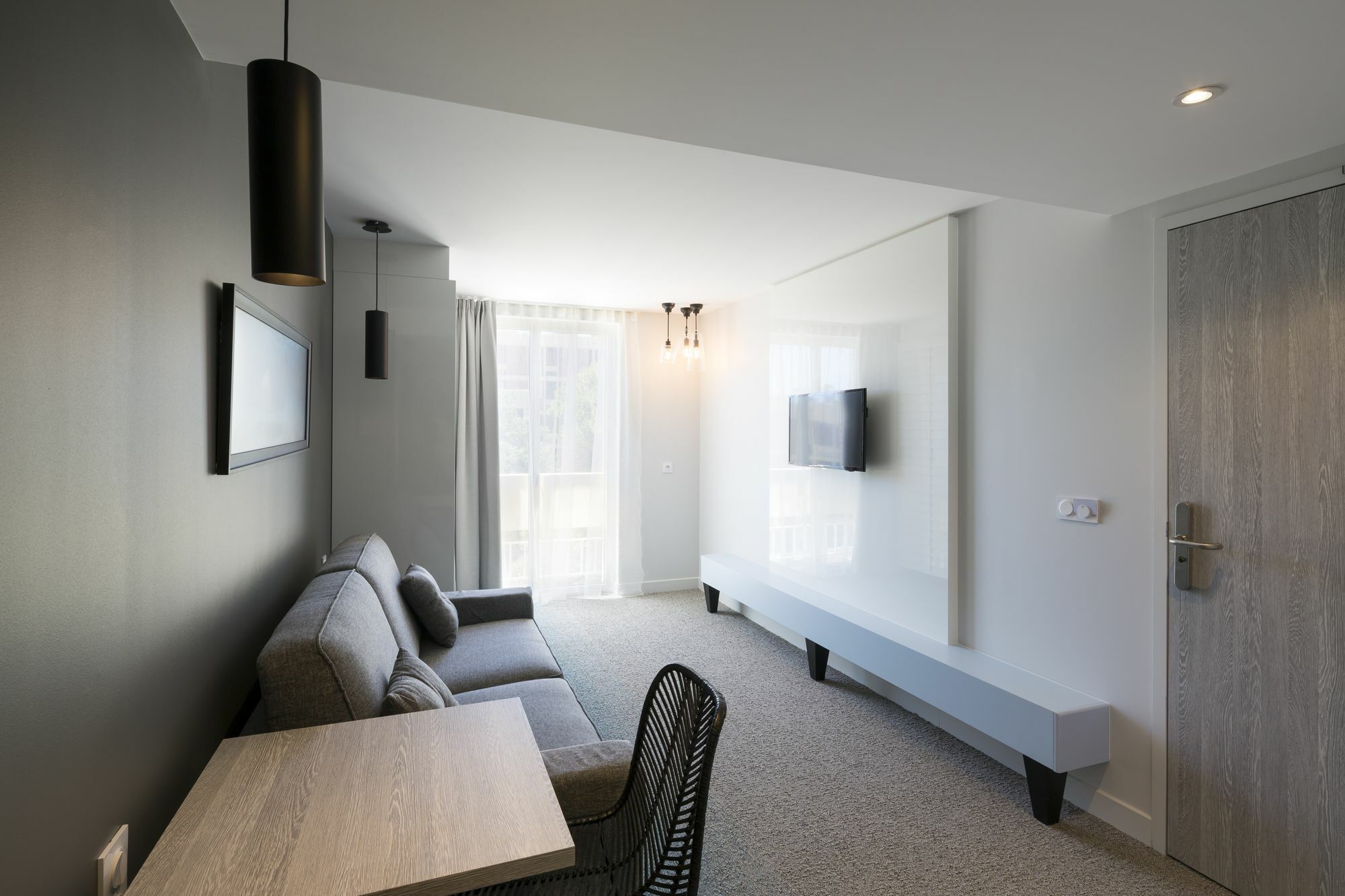 Logis Hotel Les Pins - Operalia Balaruc-les-Bains Εξωτερικό φωτογραφία