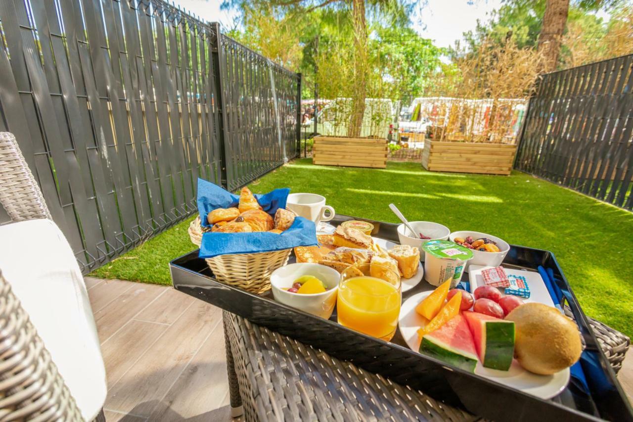 Logis Hotel Les Pins - Operalia Balaruc-les-Bains Εξωτερικό φωτογραφία